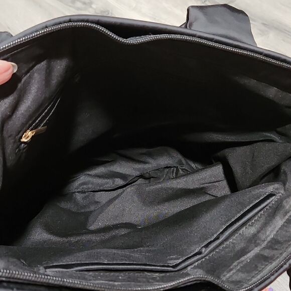 Black Puffer Twisted Handle LG Tote Bag - Picture 4 of 4